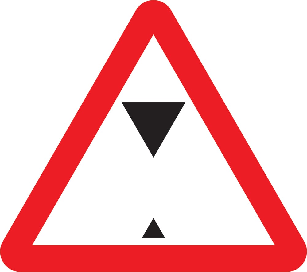 Signage: Uneven Road Ahead (REGU0033)