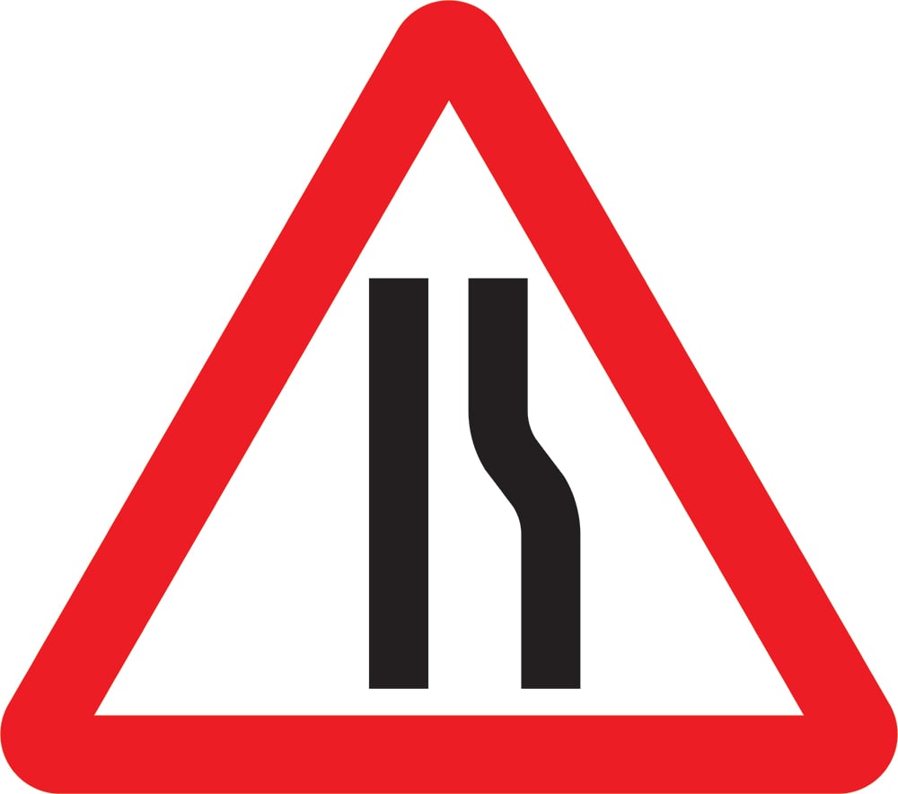 Signage: Road Narrows Right (WARN0016)