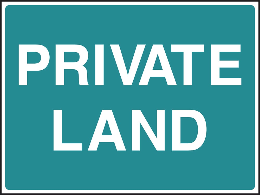 Signage: Private Land (COUN0089)